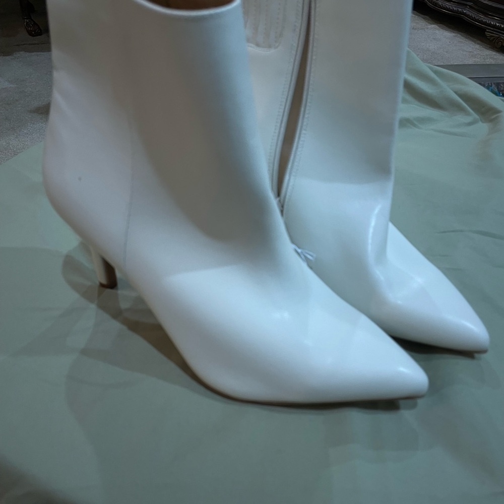 Elegant White Ankle Boots